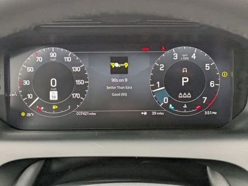 Used 2025 Land Rover Discovery Sport S image 8