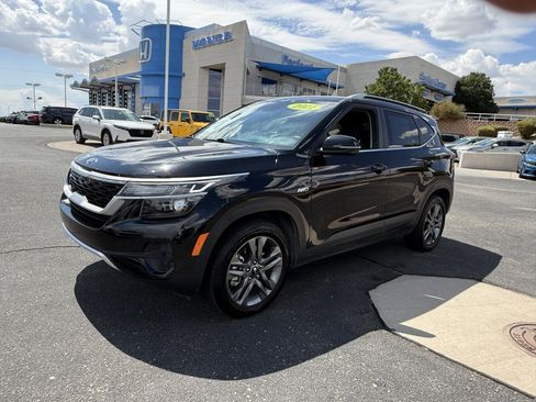 Used 2021 Kia Seltos S AWD/4WD image 9