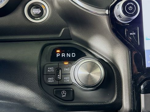 Used 2025 RAM 1500 Laramie image 25