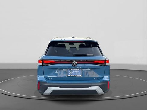 Certified 2025 Volkswagen Tiguan SE w/ Panoramic Sunroof Package image 4