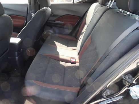 Used 2019 Nissan Kicks SR image 9