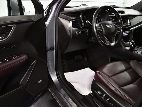 Used 2021 Cadillac XT6 Premium Luxury image 15