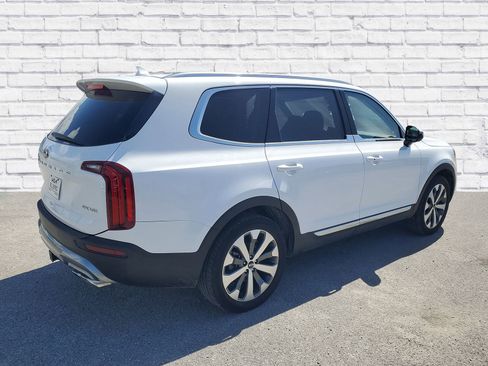 Used 2021 Kia Telluride EX w/ EX Premium Package image 4