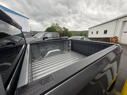 Used 2024 Chevrolet Silverado 1500 LT AWD/4WD image 11
