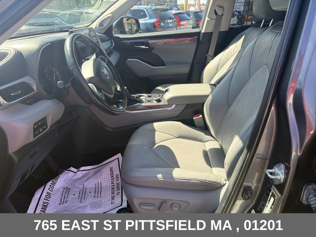 Used 2021 Toyota Highlander Platinum AWD/4WD image 17