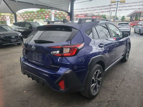 Used 2025 Subaru Crosstrek 2.0i Premium image 4