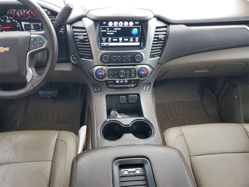 Used 2016 Chevrolet Suburban LT image 16