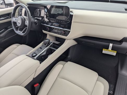 New 2025 Nissan Pathfinder SL image 31