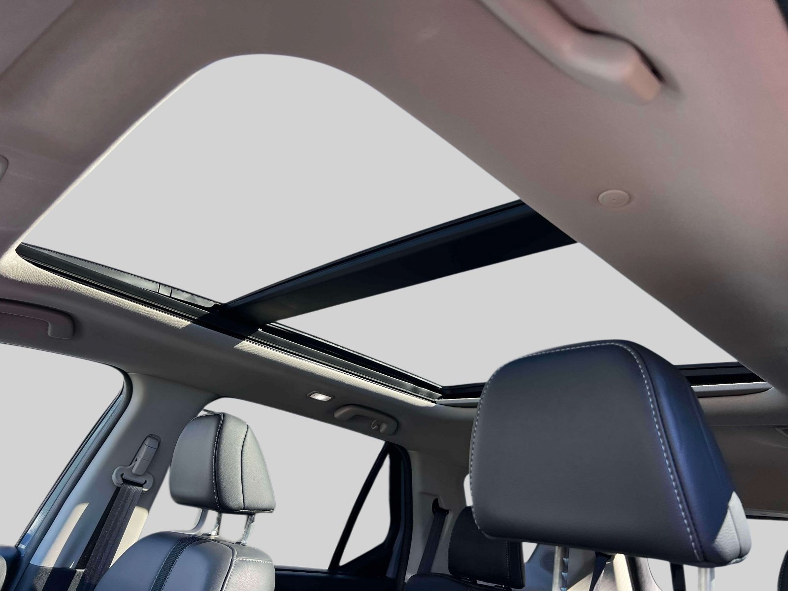 Used 2024 Honda Pilot Touring image 18