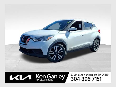 Used 2018 Nissan Kicks SV image 1