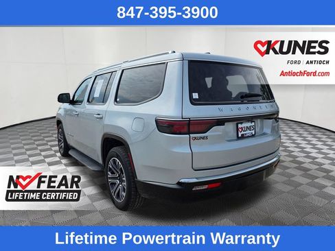 Used 2024 Jeep Wagoneer Series II w/ Flexible Seating Group AWD/4WD image 5
