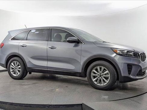 Used 2020 Kia Sorento LX FWD image 11