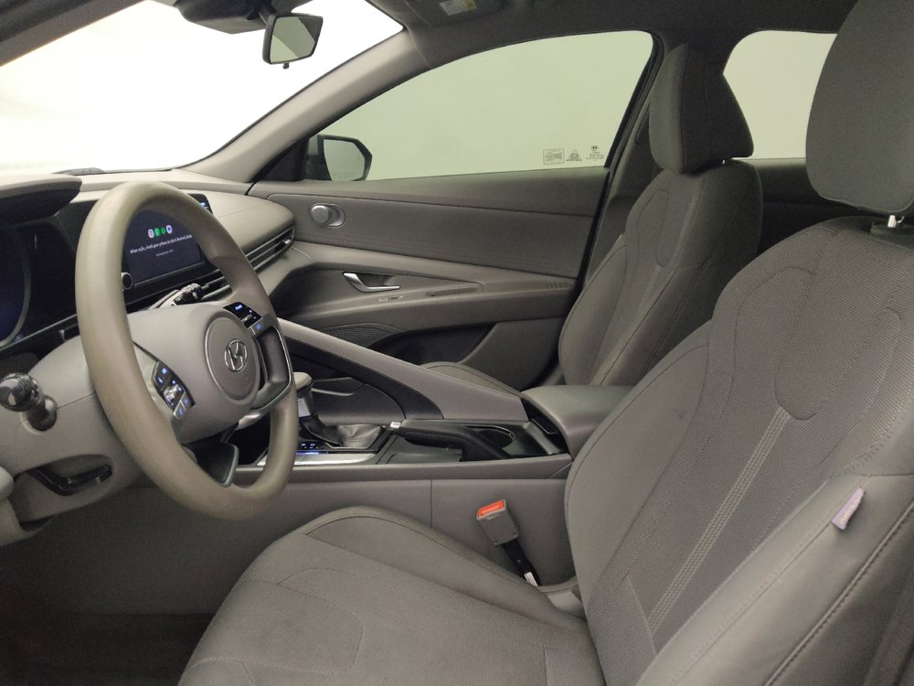 Used 2021 Hyundai Elantra SE FWD image 17