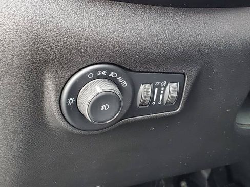 Used 2023 Jeep Compass Latitude AWD/4WD image 9