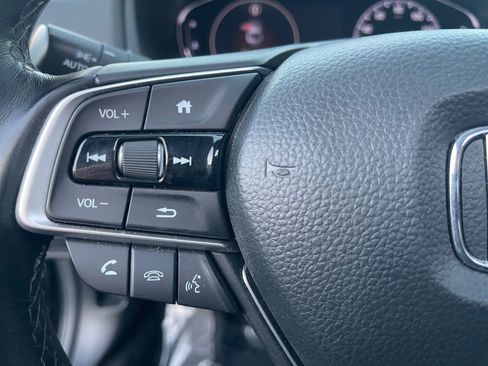 Used 2020 Honda Accord Touring image 23