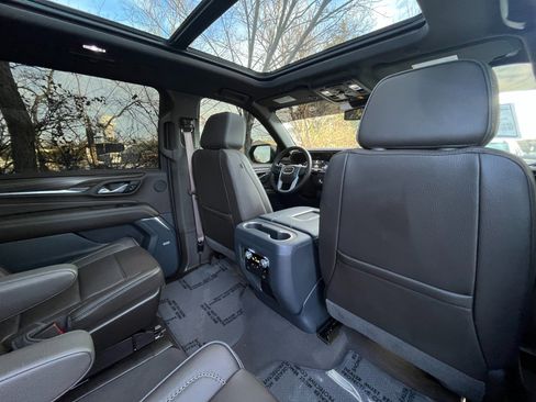 Used 2024 GMC Yukon XL Denali image 42