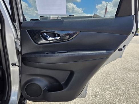 Used 2018 Nissan Rogue SL FWD image 49