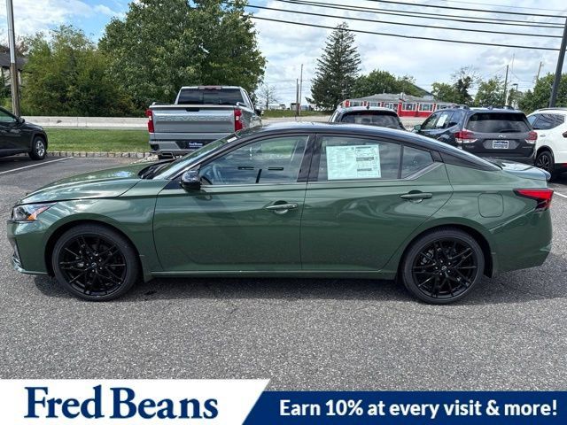 New 2026 Nissan Altima 2.5 SR w/ SR Midnight Edition Package FWD image 5