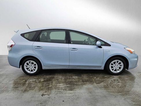 Used 2013 Toyota Prius V Three image 8