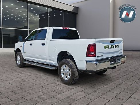 Used 2025 RAM 2500 Big Horn AWD/4WD image 3