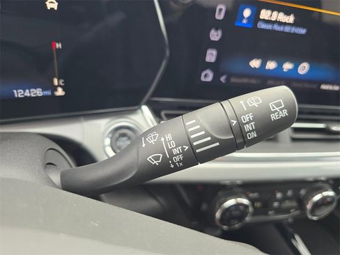 Certified 2025 Chevrolet Trax LT w/ LT Convenience Package image 23