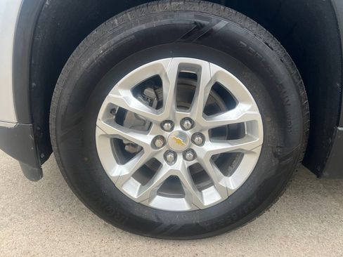 Used 2019 Chevrolet Traverse LT FWD image 21