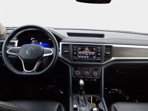 Used 2022 Volkswagen Atlas SE image 12