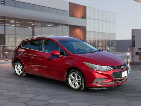 Used 2017 Chevrolet Cruze LT FWD image 8