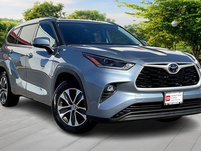 Certified 2021 Toyota Highlander XLE