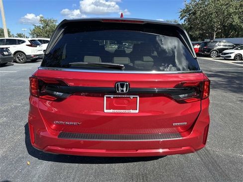 New 2026 Honda Odyssey Touring image 6