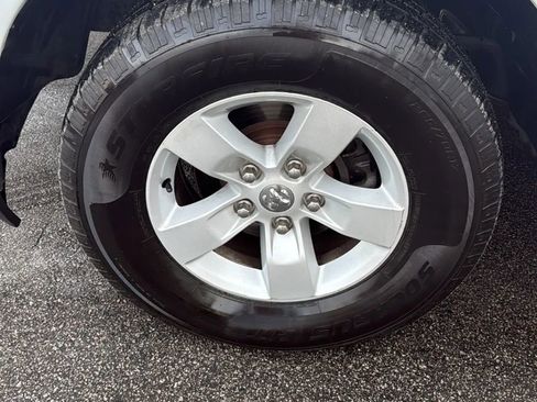Used 2019 RAM 1500 Classic SLT RWD image 31