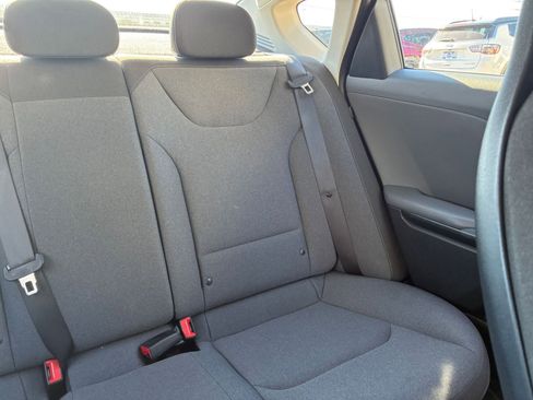 Used 2025 Kia K4 LXS image 36