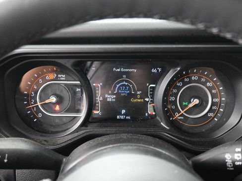 Used 2025 Jeep Wrangler Unlimited Rubicon AWD/4WD image 26