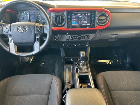 Certified 2018 Toyota Tacoma TRD Sport w/ Technology Package image 16