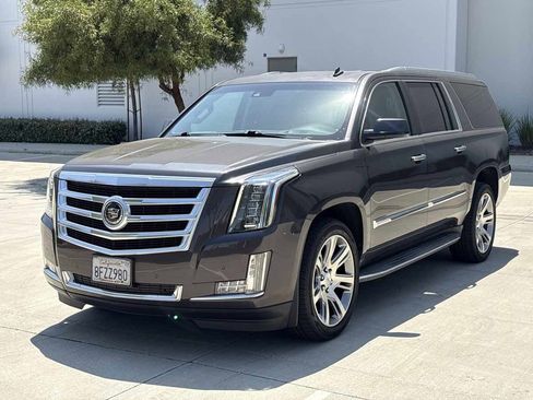 Used 2015 Cadillac Escalade ESV Premium AWD/4WD image 7