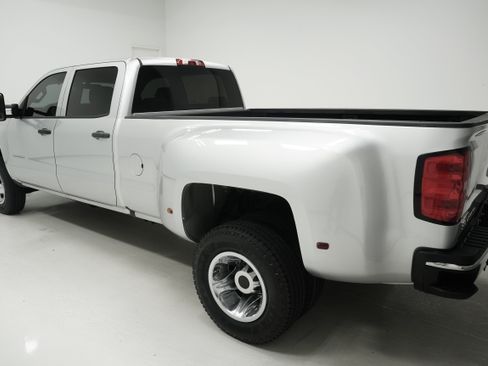 Used 2017 Chevrolet Silverado 3500 W/T AWD/4WD image 5
