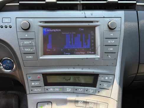 Used 2014 Toyota Prius Two image 32