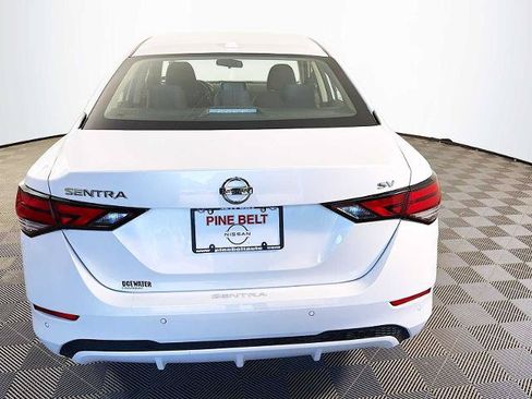Certified 2022 Nissan Sentra SV FWD image 5