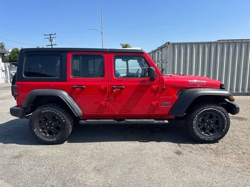 Used 2023 Jeep Wrangler Unlimited w/ Cold Weather Group AWD/4WD image 4