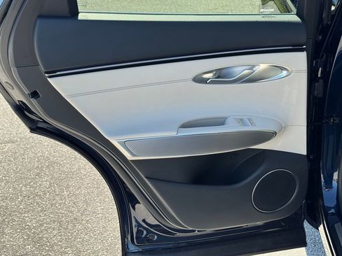 New 2026 Genesis GV70 2.5T Select AWD/4WD image 22