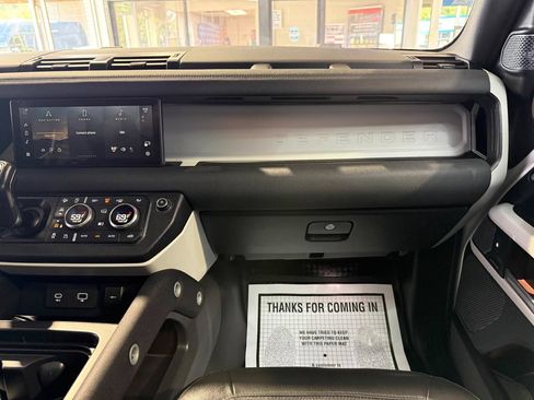 Used 2023 Land Rover Defender 110 S AWD/4WD image 31
