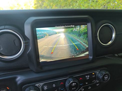 Used 2022 Jeep Wrangler Unlimited Rubicon 4xe w/ Cold Weather Group image 25