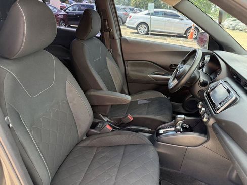 Used 2019 Nissan Kicks S FWD image 14