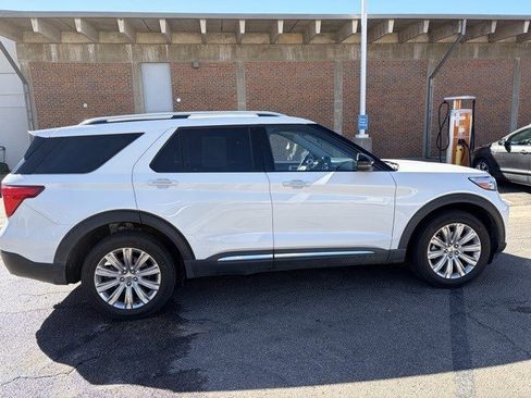 Certified 2023 Ford Explorer Limited w/ Limited Technology Package image 7