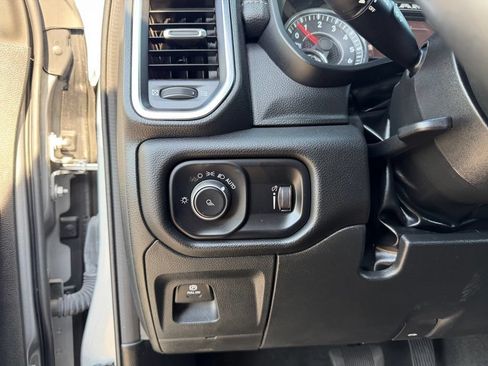 Used 2024 RAM 1500 Laramie AWD/4WD image 14