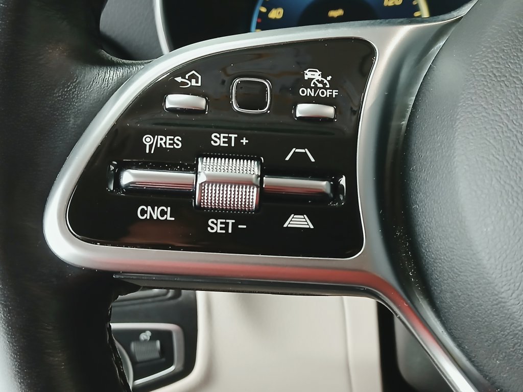 Used 2022 Mercedes-Benz GLC 300 4MATIC image 27