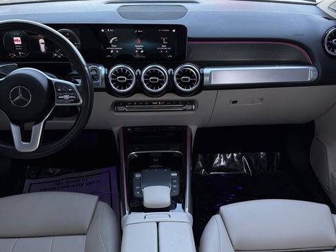 Used 2021 Mercedes-Benz GLB 250 4MATIC w/ Premium Package image 42
