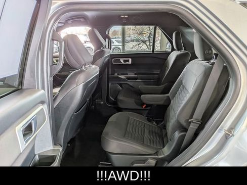 Used 2020 Ford Explorer XLT w/ Comfort Package image 17