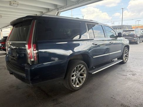 Used 2019 Cadillac Escalade ESV Platinum AWD/4WD image 4