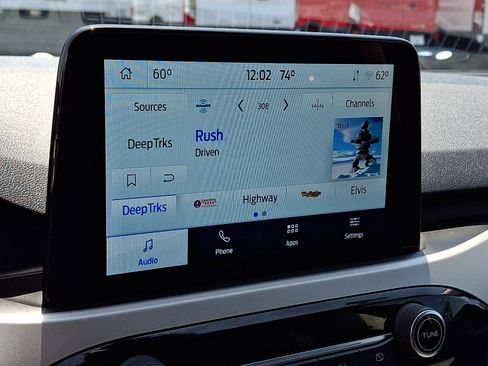 Certified 2022 Ford Escape SE w/ SE Sport Appearance Package image 18